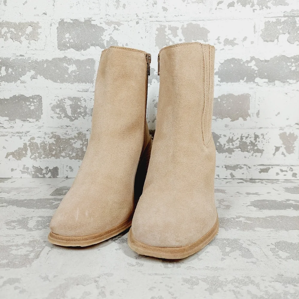NEW Andre Assous Naia Suede Tan Block Heel Ankle Bootie i468 - Picture 2 of 12